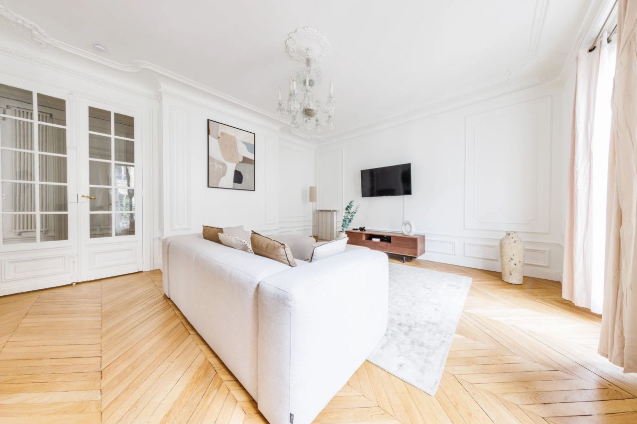 Luxury apartment a stone's throw from the Champs de Mars and the Eiffel Tower