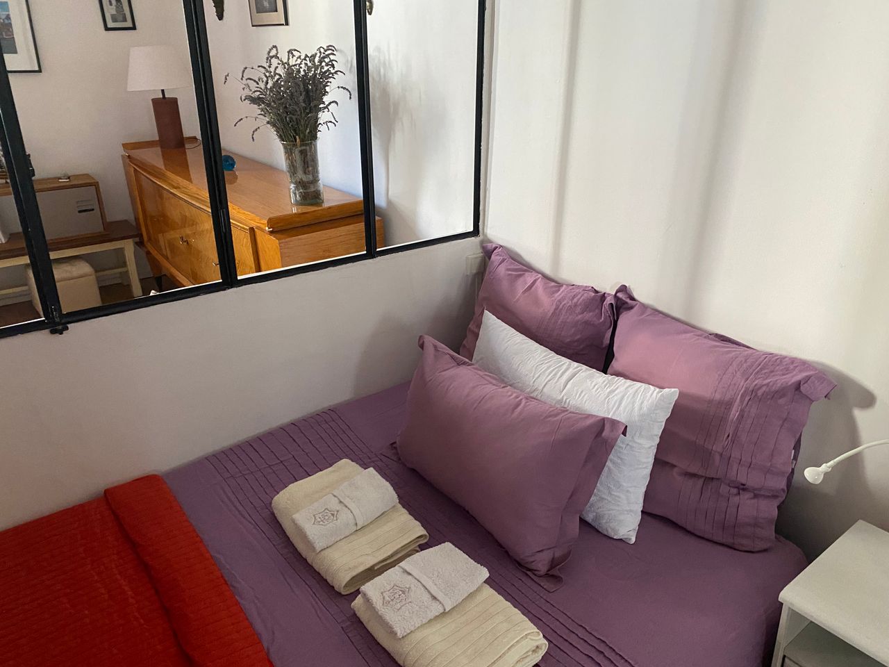 Wonderful and bright flat with nice neighbours