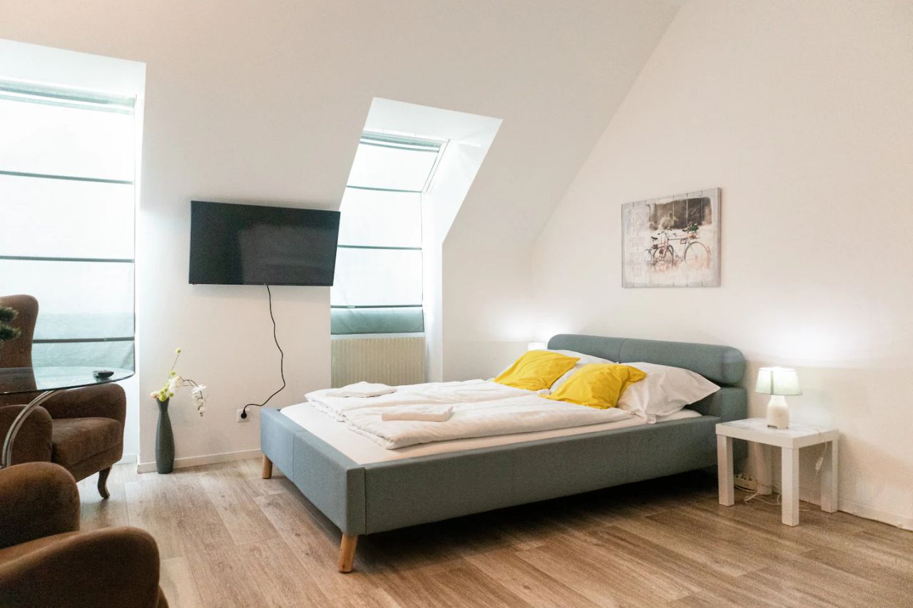 ideal 2 bedroom apartment