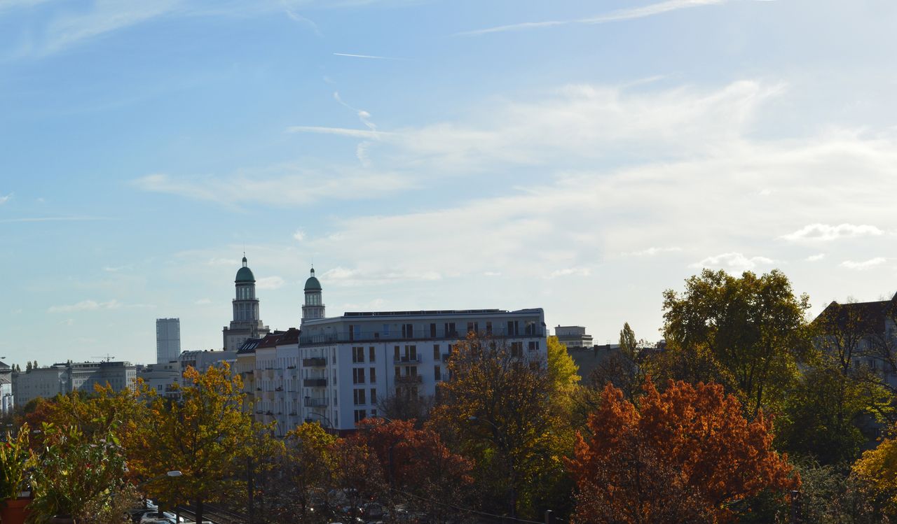 Beautiful 3 room sunny apartment in Friedrichshain near the Volkspark