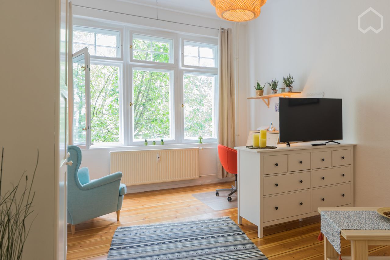 At Humannplatz - renovated and furnitured beautiful flat in a central location of Prenzlauer Berg
