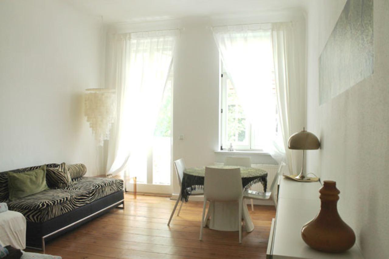 Beautiful & nice suite close to city center with balcony