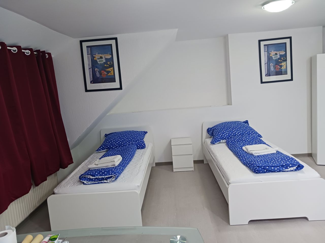1 Room -2 Beds in 3rd floor (attic apartment),