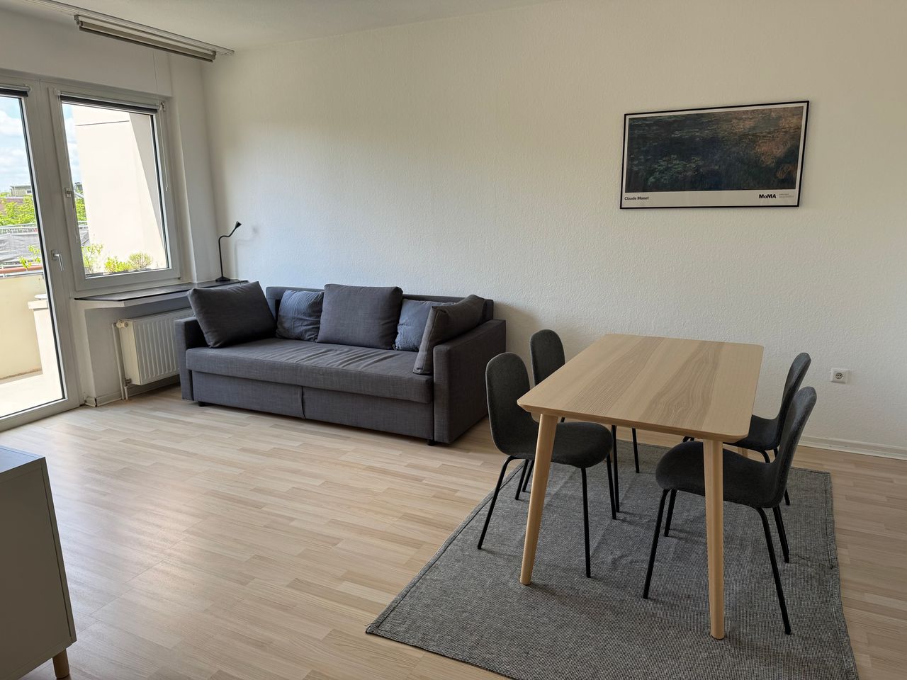 Apartment with two rooms, available Aug to Dec, balcony, Klinikviertel