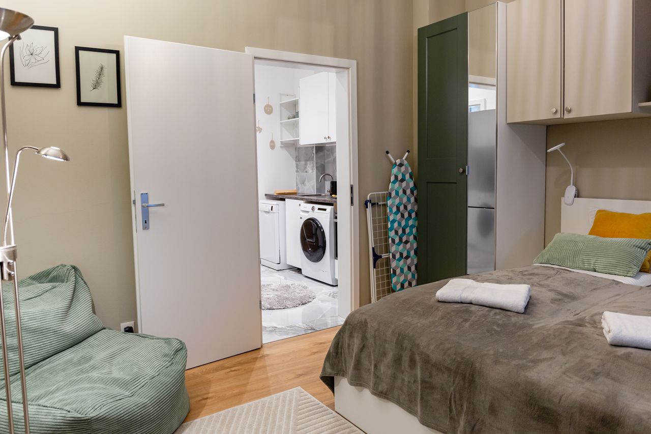 cozy & modern apartment in a quiet street