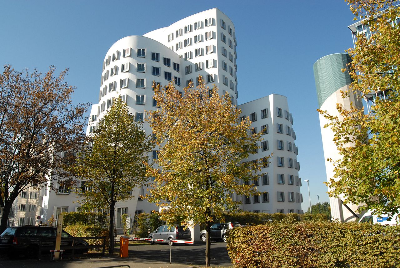 Media harbour _Modern apartment in Düsseldorf
