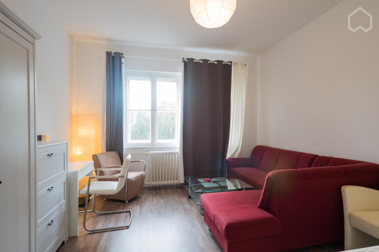 Charming, nice flat in quiet street, close to S-Bahn Station, Berlin