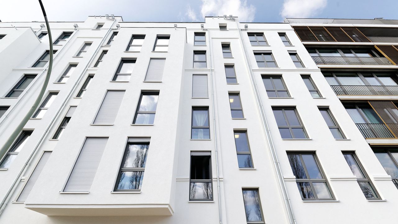 Modern 2 room apartment in Heinrich-Heine-Straße Berlin with balcony and parking spot