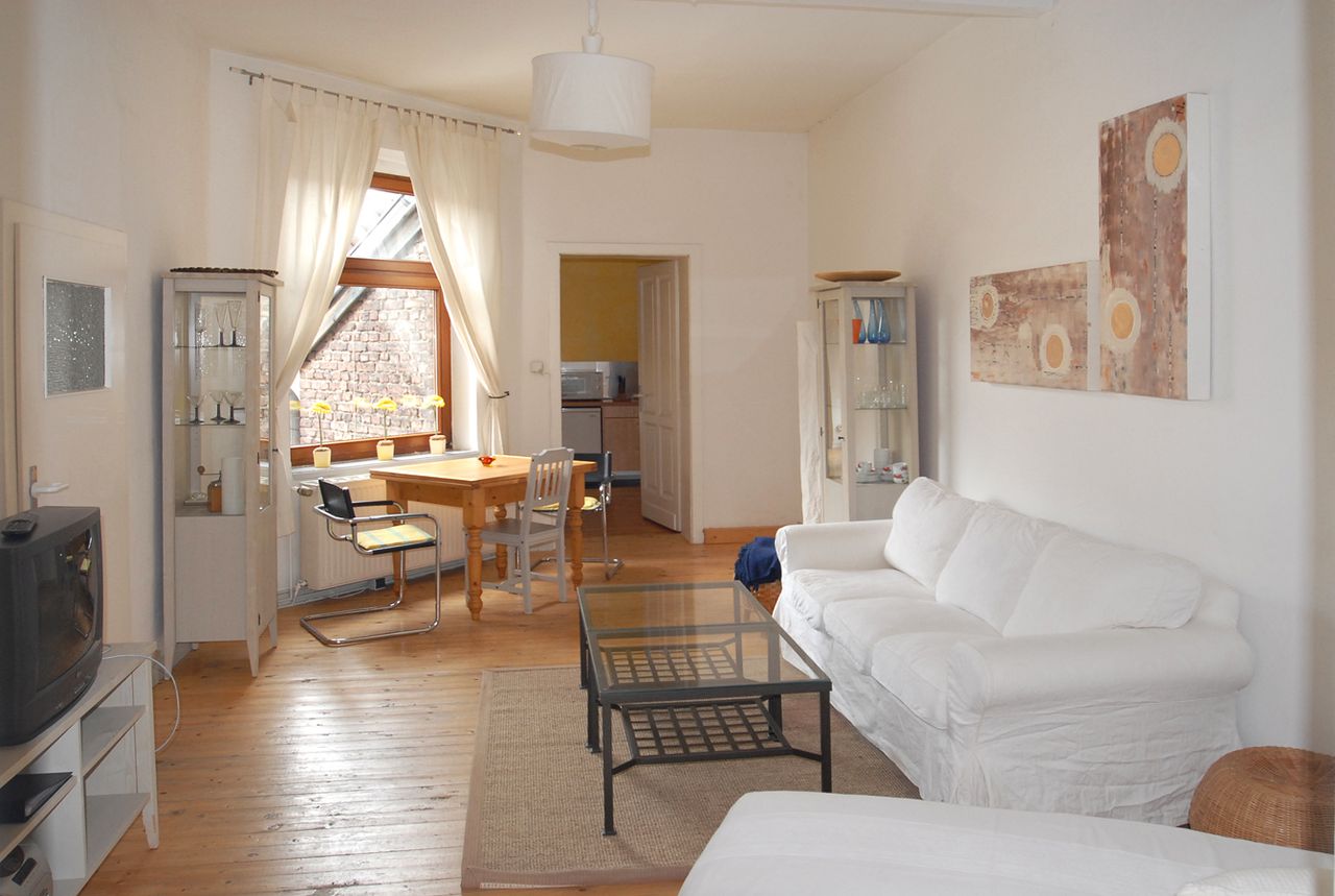 3.5 room apartment in trendy location -Medienhafen