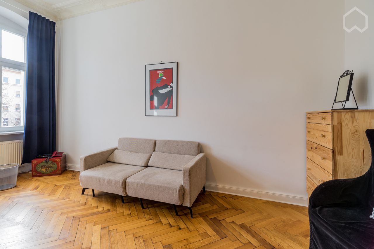Nice and great suite in typical Berlin late 19th century building located in Prenzlauer Berg