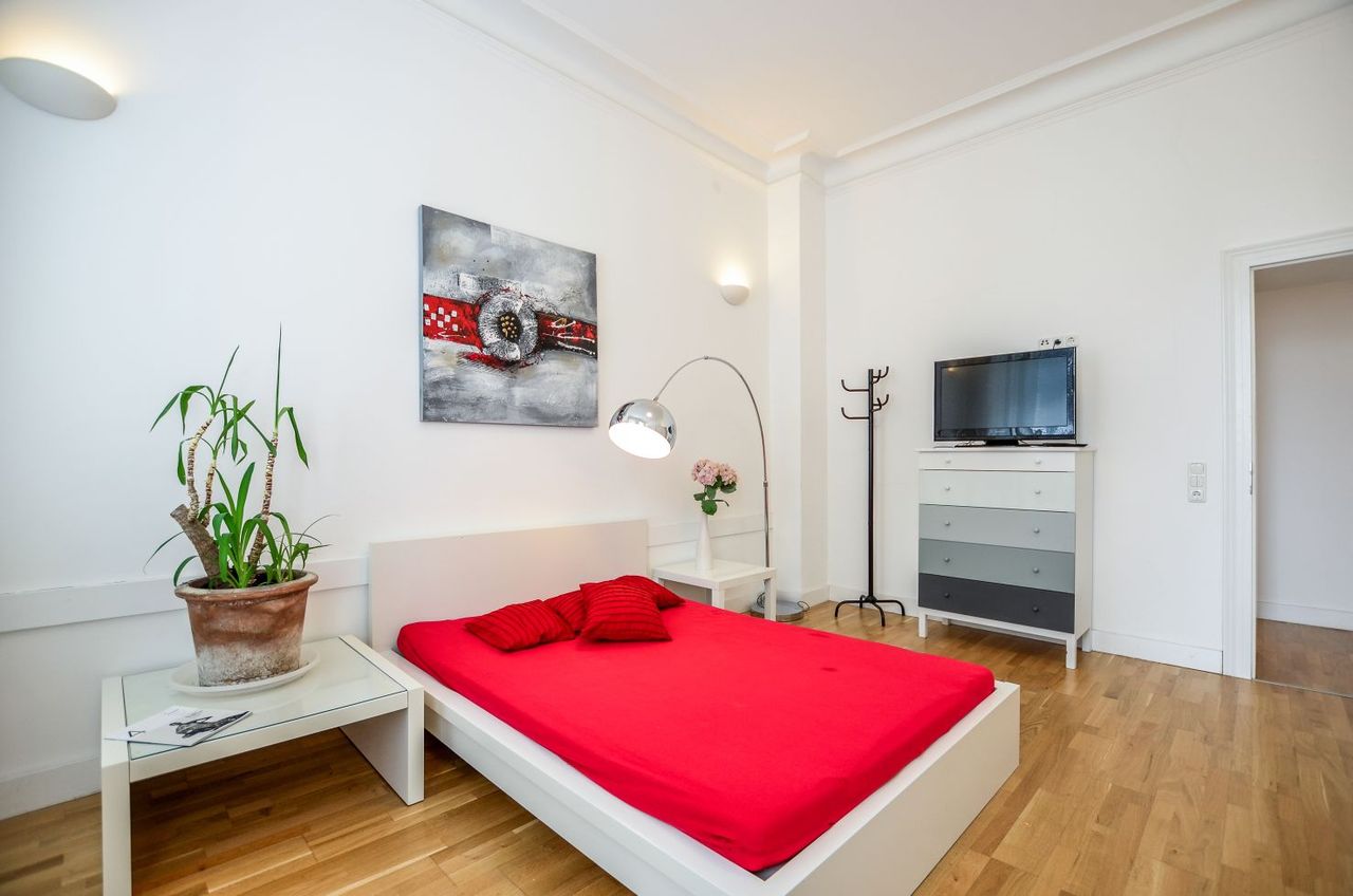 nice renovated old builing flat in Köln