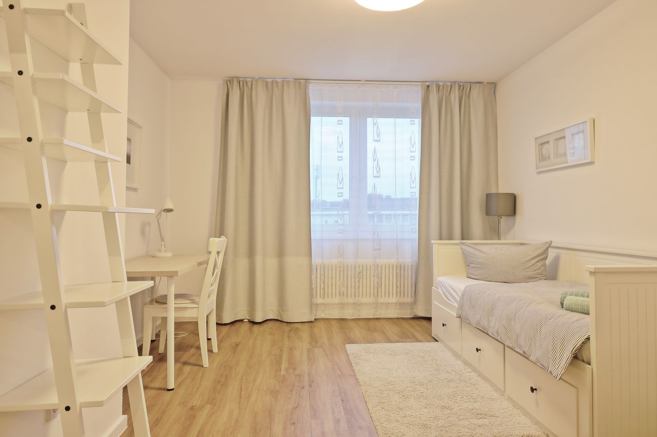 Furnished 3-room apartment on Stuttgarter Platz