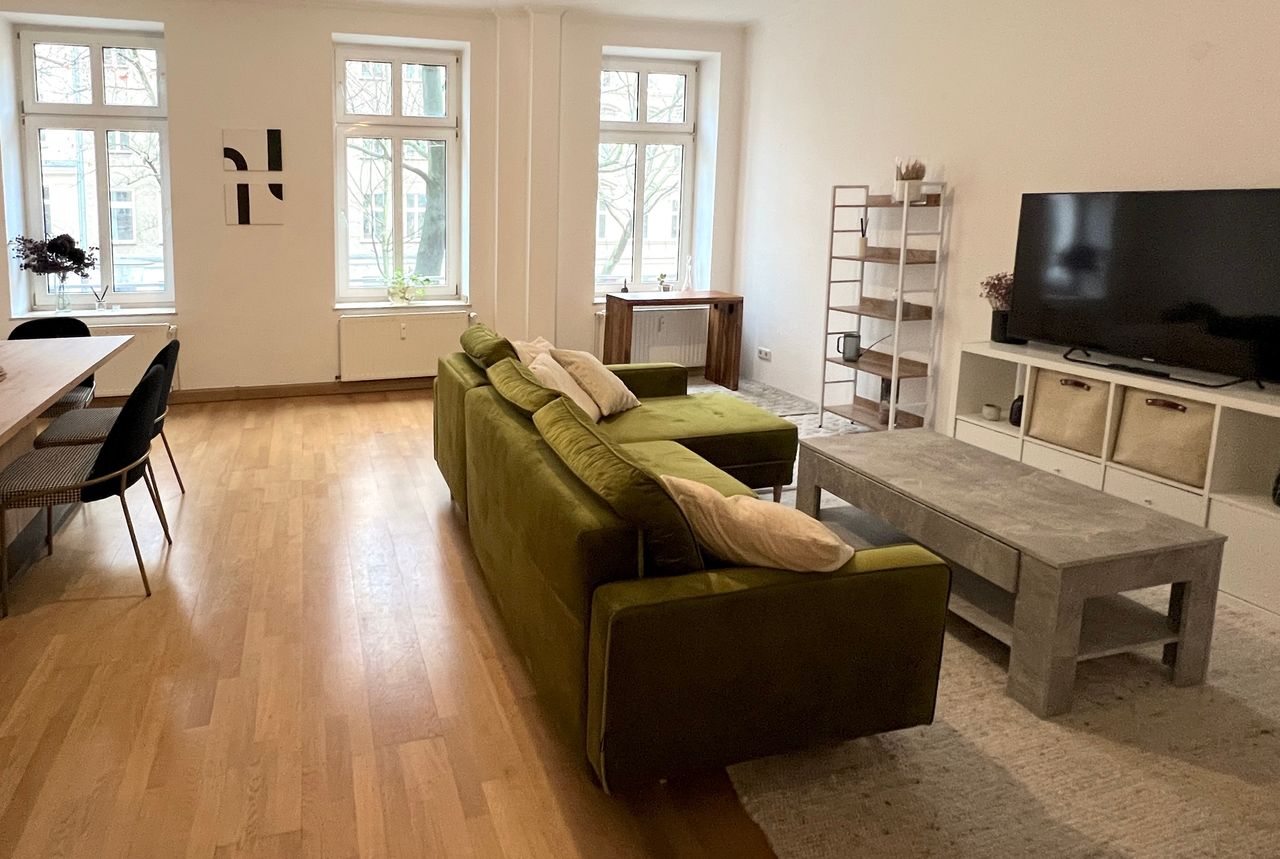 Spacious living room & cosy bedroom flat (Mitte/Weinbergspark)