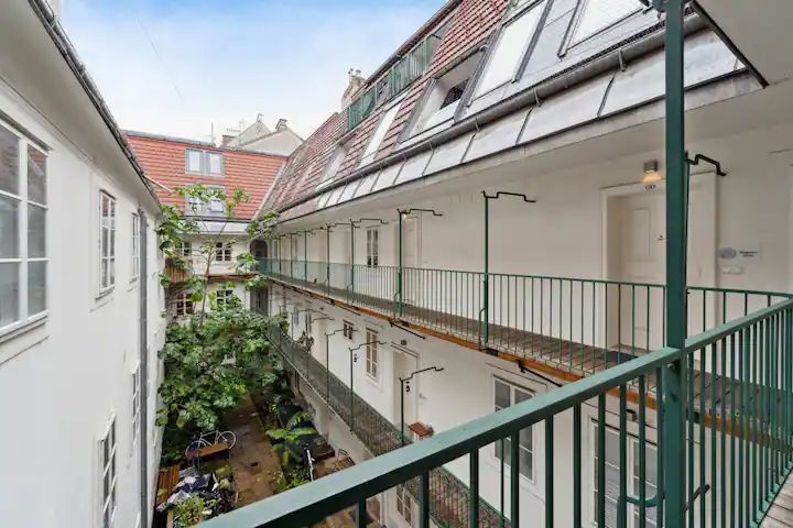 Elegant central Rooftop Apartment in Vienna