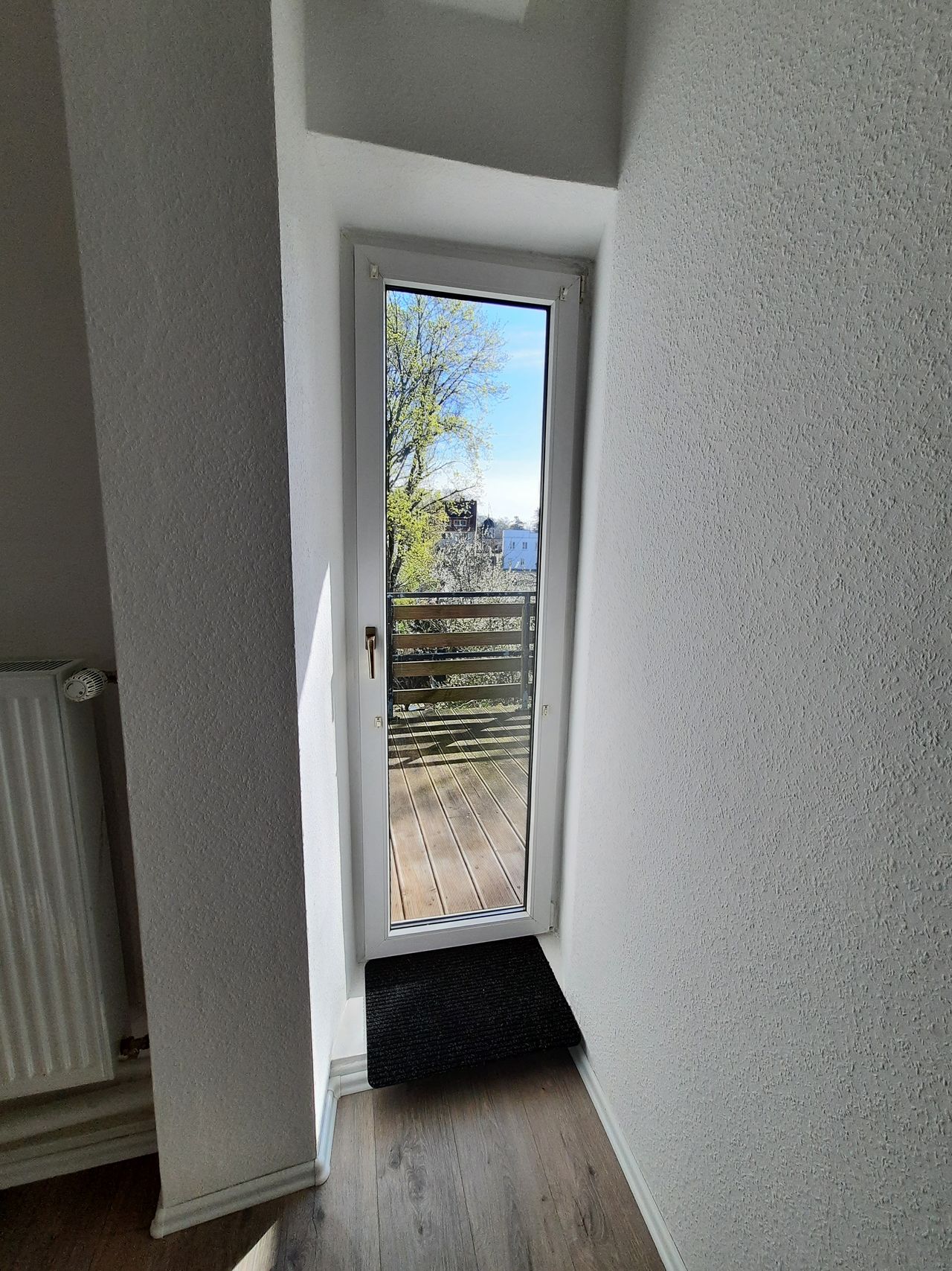 Beautiful, very large and bright 4-room flat with 2 large balconies in the middle of Bremen-Schwachhausen.