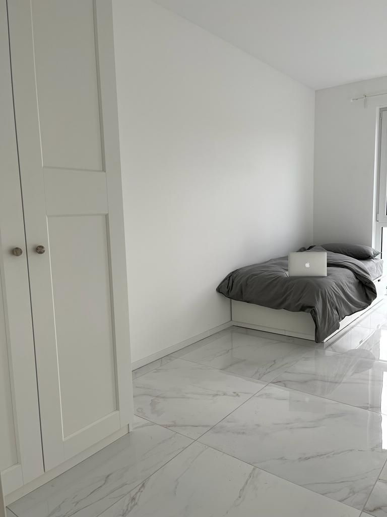 New Modern Luxury Apartment: 4-Room, 111m² with Balcony & High-Speed Internet, Close to City Center