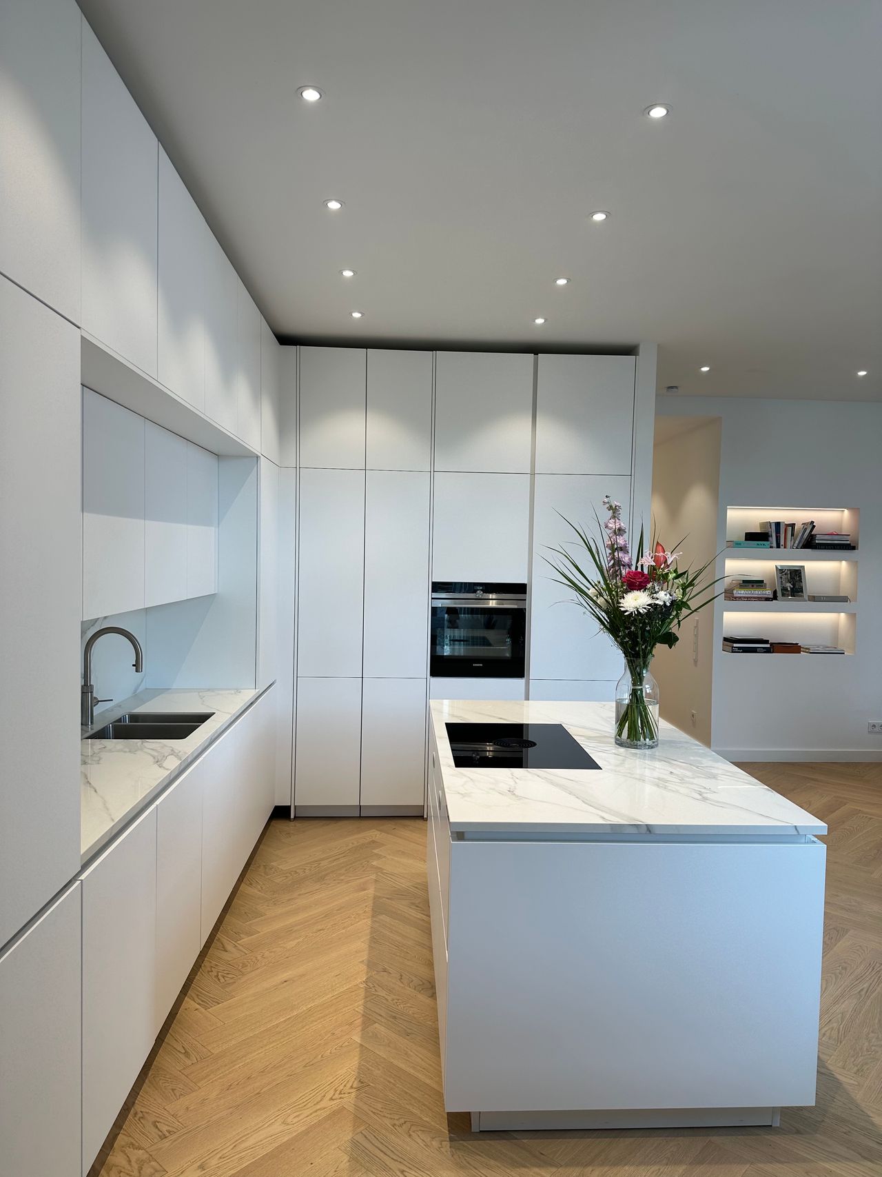 Sunlit renovated Apartment with 3m Ceilings and Herringbone Oak Hardwood Floors