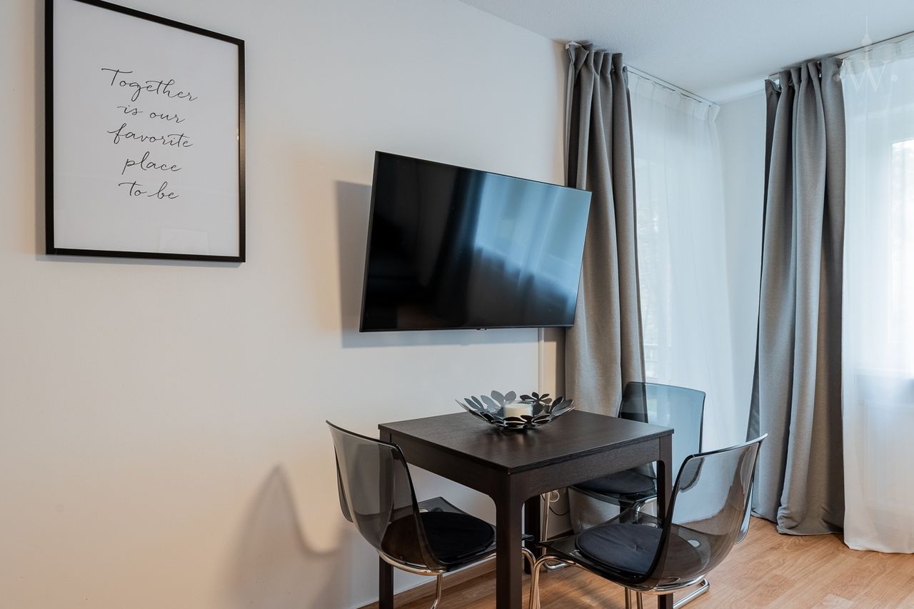 Modern living in green Lichterfelde: fully furnished 2-room apartment in Lichterfelde