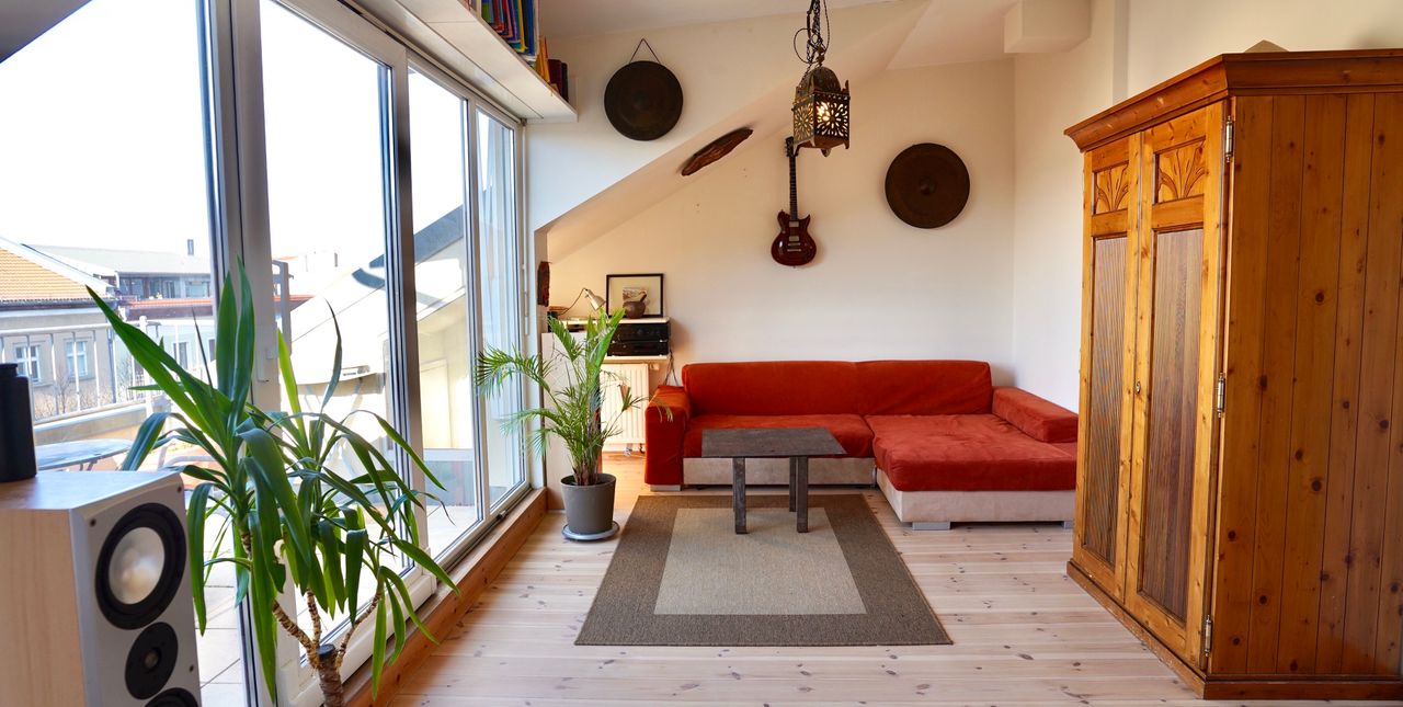 Topfloor design-apartment with roof terrace in Mitte