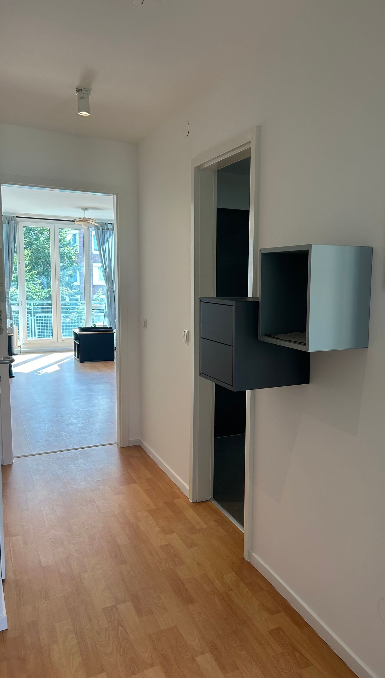 Newly renovated quiet & bright 2 room flat in Weissensee