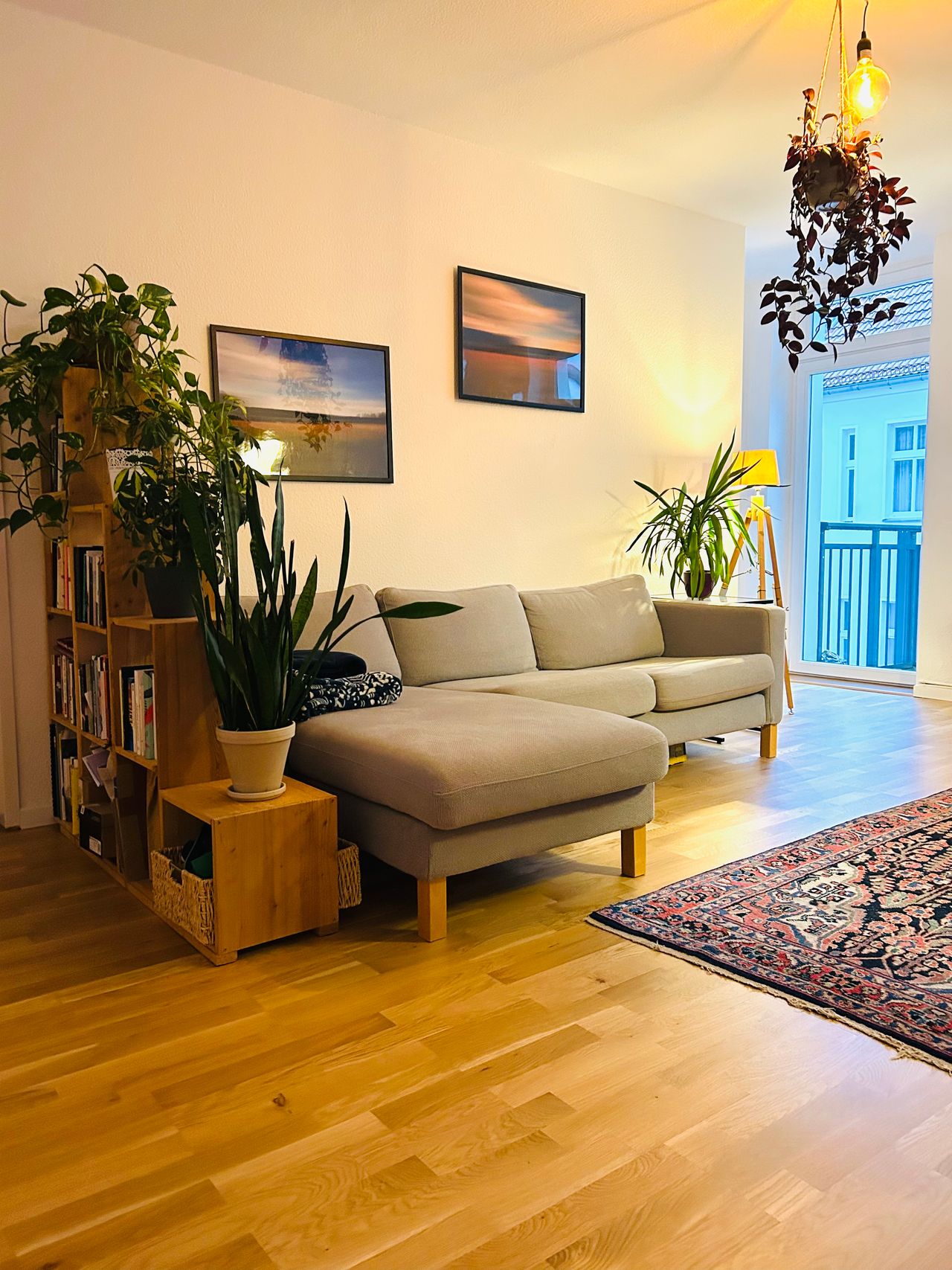 Beautiful 2-room flat with balcony in Friedrichshain (7.7.-12.8.)