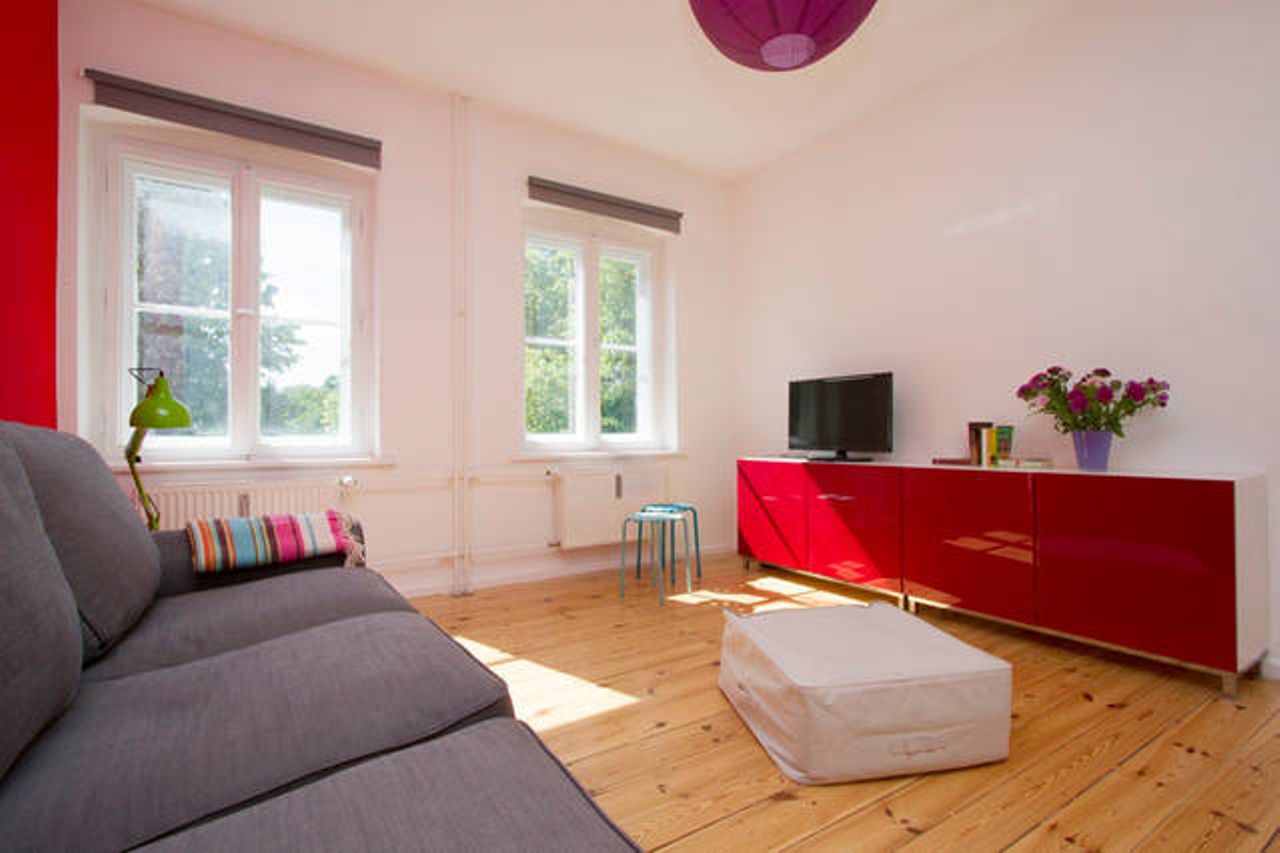 Beautiful and bright 2-room apartment in the heart of Friedenau (Berlin)