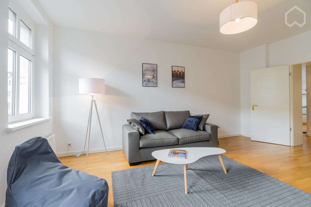 Exclusive brand new furnished and renovated apartment close to Berlins most famos neighbourhood - near Ostkreuz