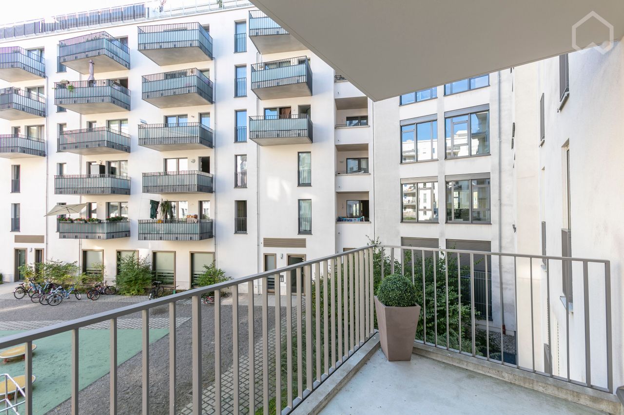 Modern, fully-equipped apartment in Maxvorstadt, with balcony, very bright