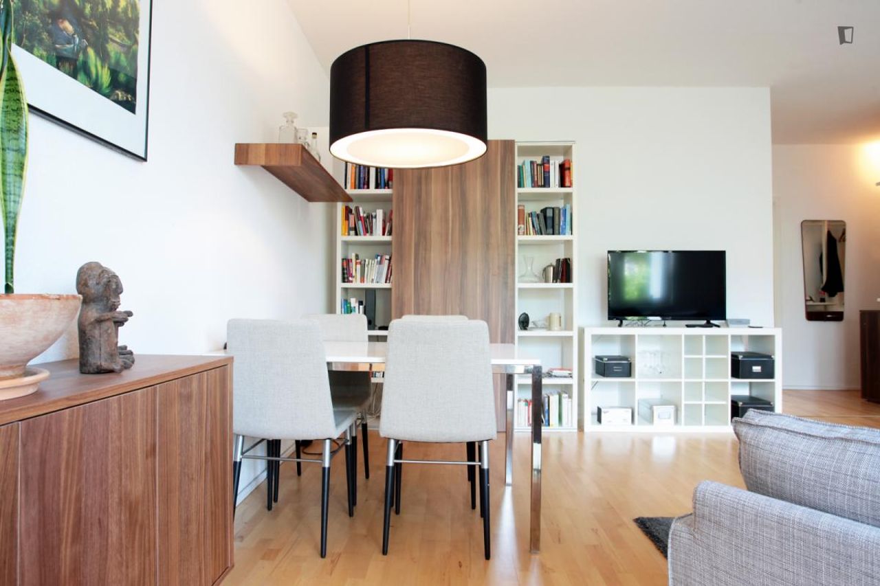 New & cute suite located close to the Main Station, Parliament and the nice Tiergarten.