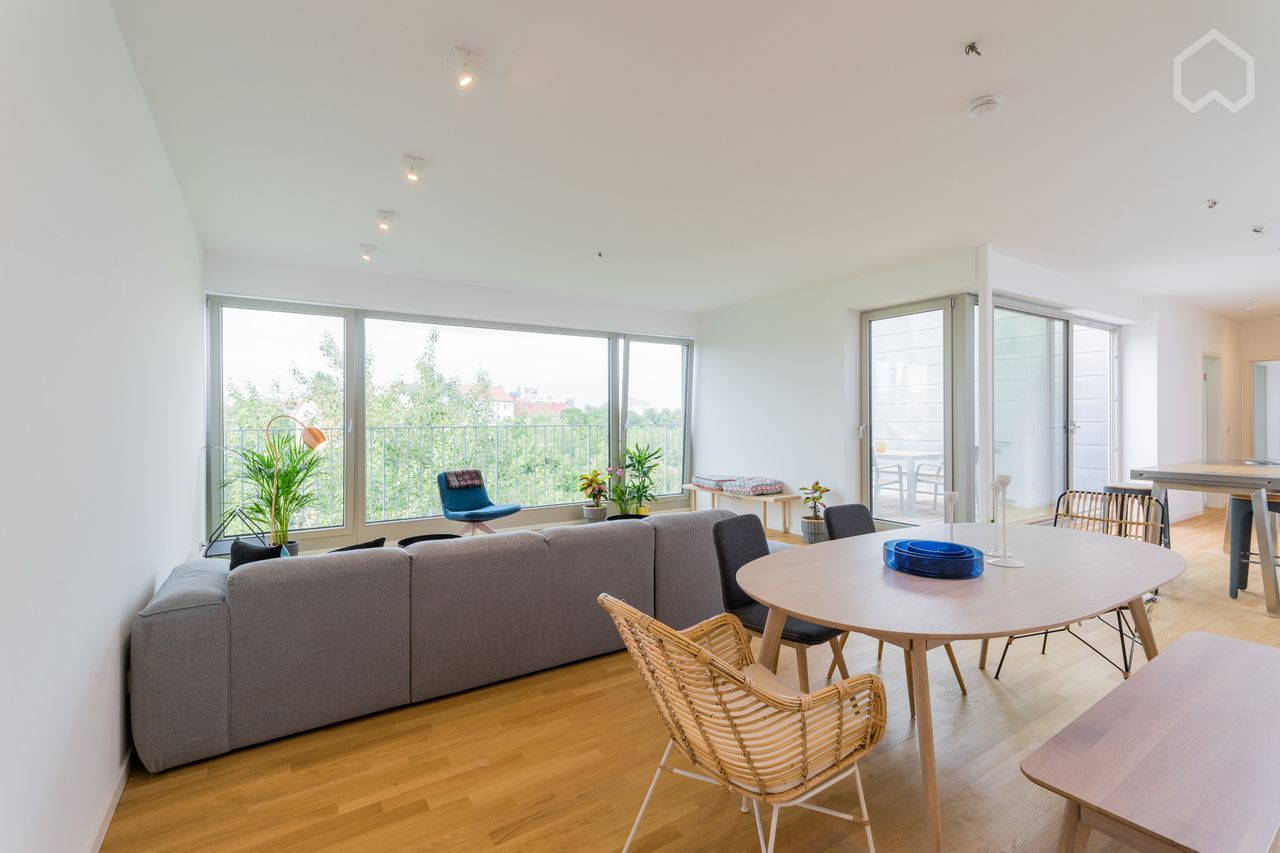 156sqm Designer Penthouse Apartment in Friedrichshain - with 2 verandas and a rooftop terrace and amazing views over Berlin