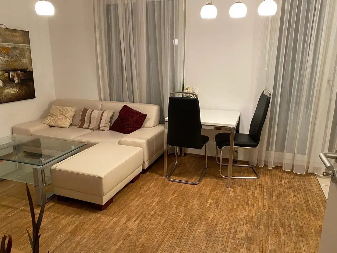 Exclusive 2 room apartment with balcony in Maxvorstadt, Munich near Google