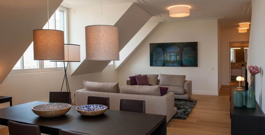 Chic penthouse in Düsseldorf city center with two bedrooms and luxury amenities
