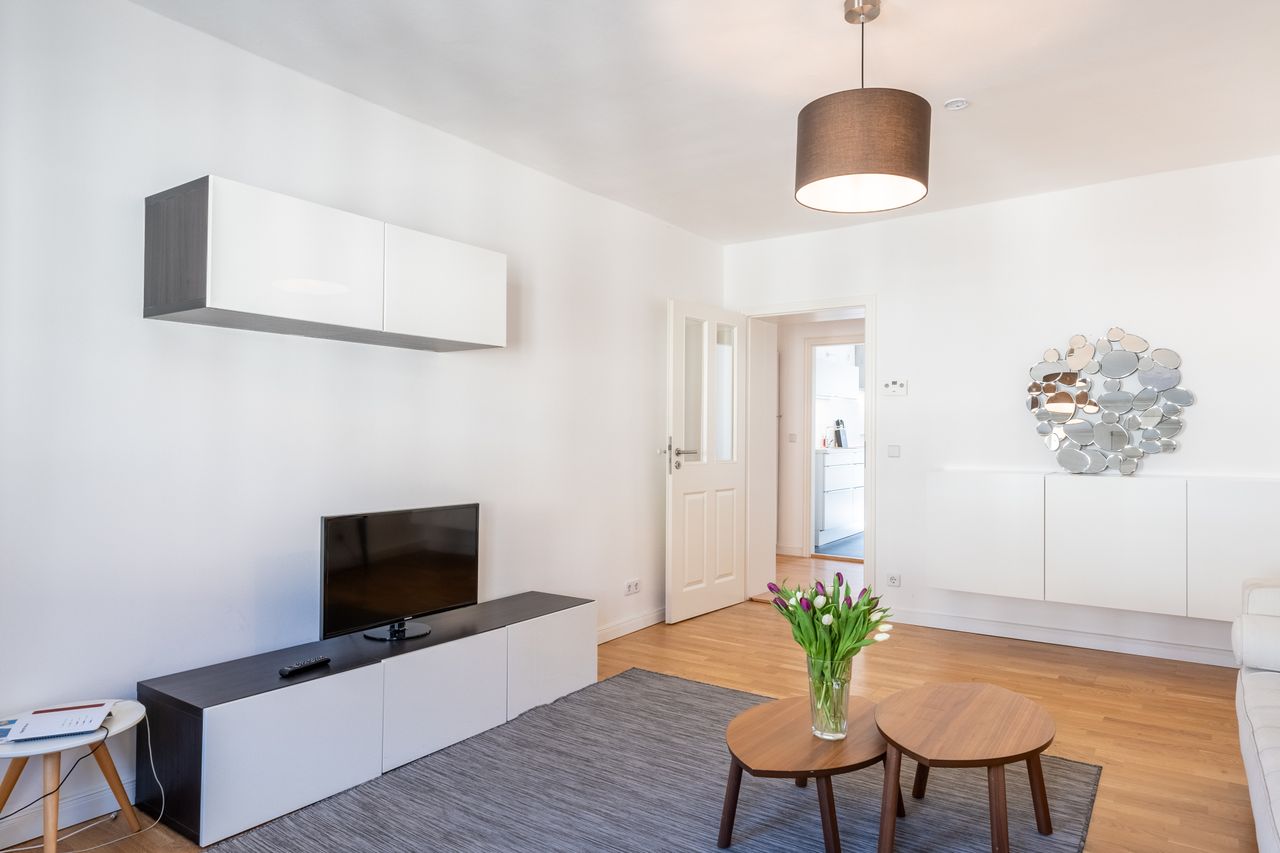 Bright Two Bedroom Apartment with Balcony in Berlin Mitte Rosa-Luxemburg-Platz