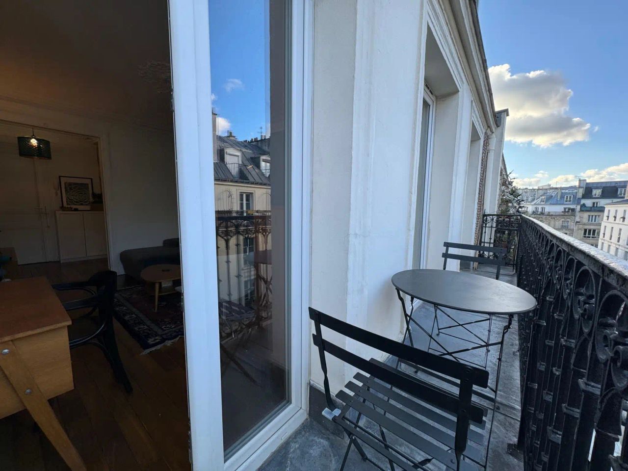 Rental Furnished flat - 2 Rooms - 53 m² - Temple - République