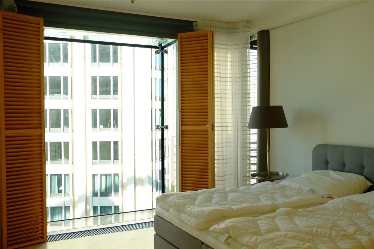 Fashionable & spacious apartment in Tiergarten