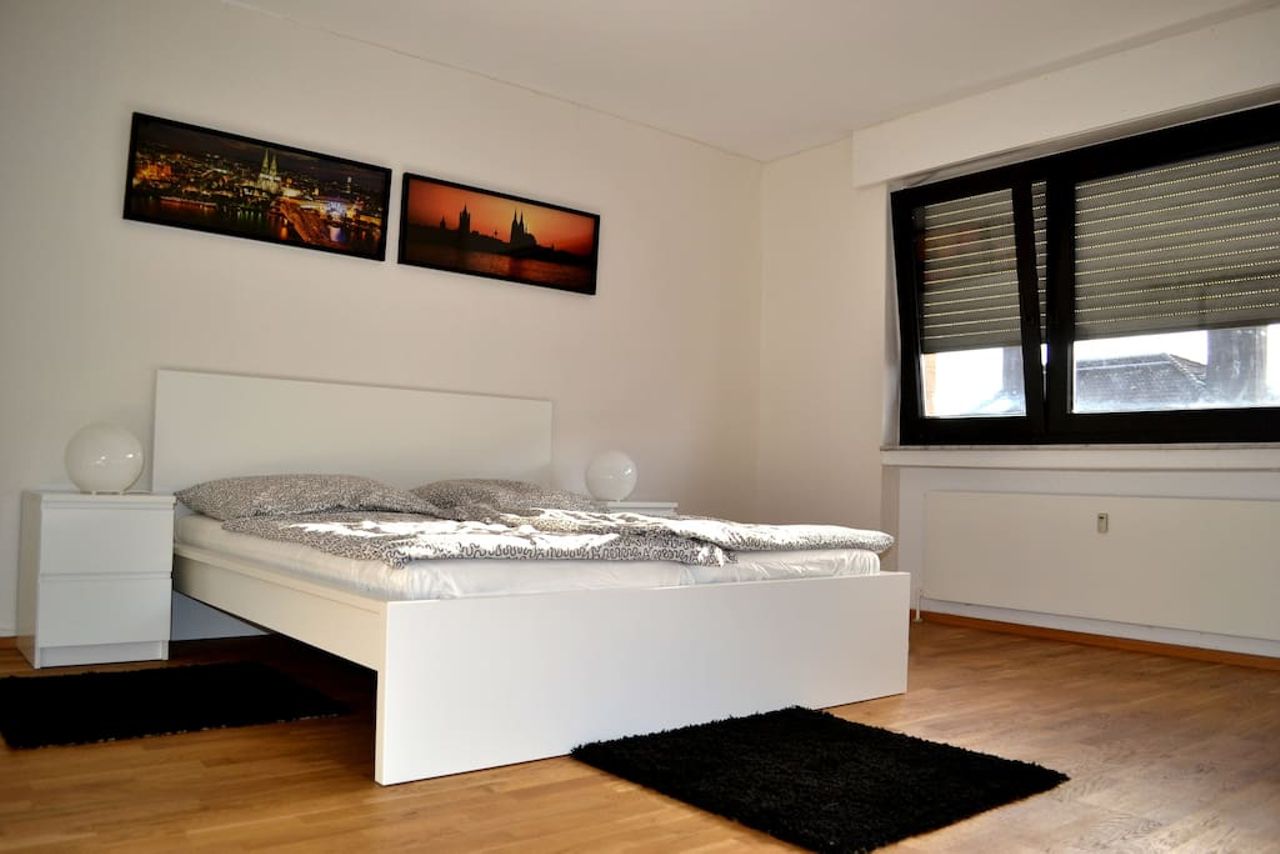 Pretty and gorgeous flat near the river rhine / convention centre