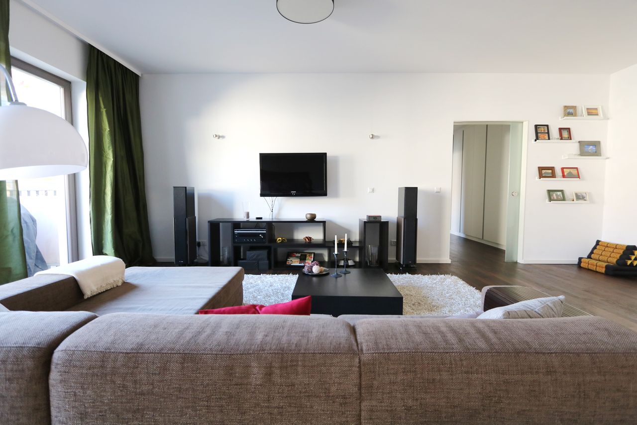Fantastic 3 bedroom apartment on Weinbergs Park in Mitte