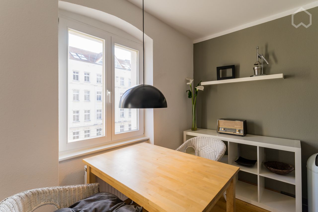 Quiet, spacious studio in Berlin with balcony