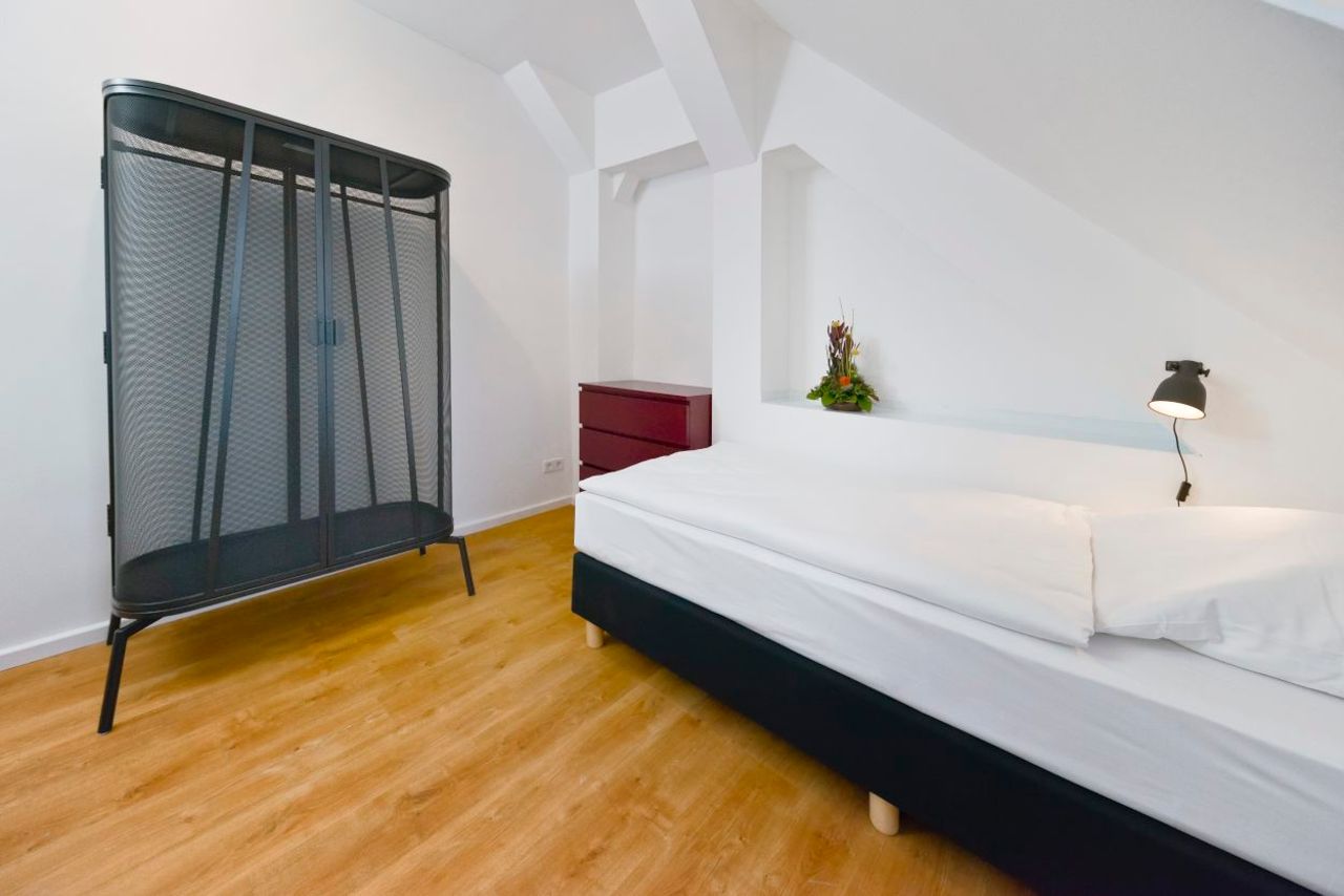 SERVICED APARTMENT: Newly renovated Rooftop apartment for 4 in Berlin Prenzlauer Berg