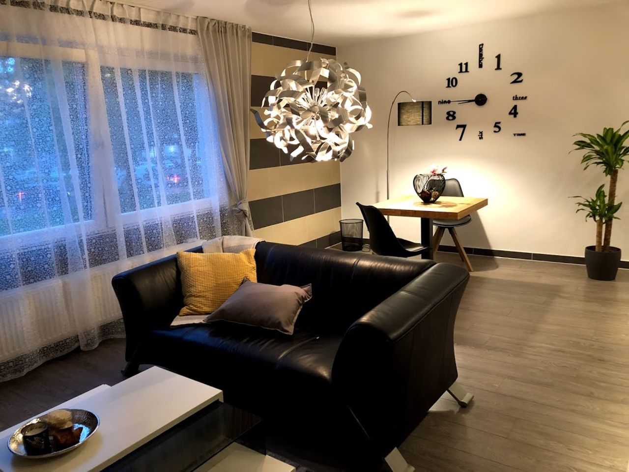 High-quality modern single apartment in Deutz near the University of Applied Sciences between Lanxessarena and Kölnarcaden