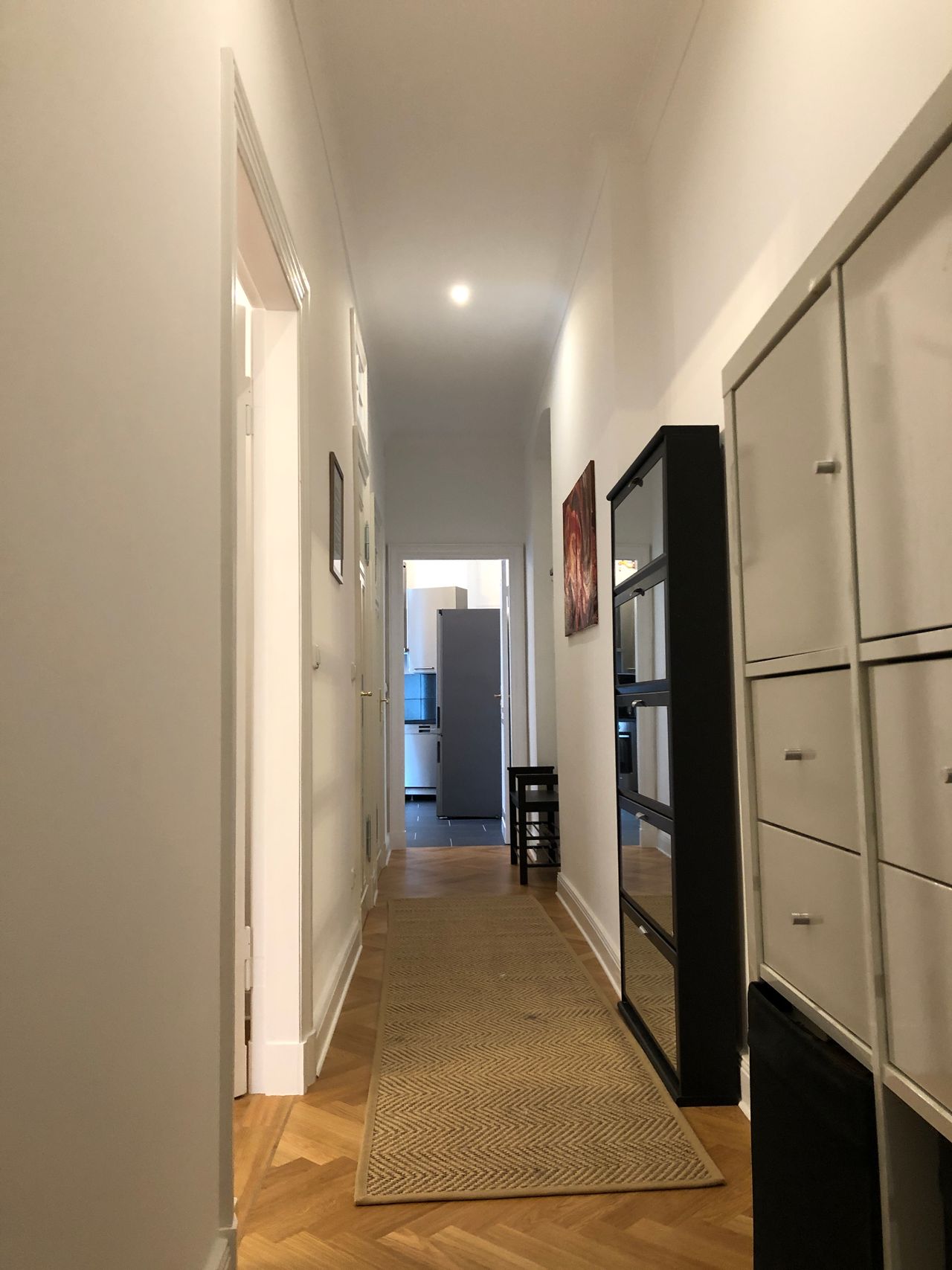 Luxuriöse und frisch sanierte 103 m² Wohnung mit 2 Badezimmern in ruhiger Seitenstraße zum Kurfürstendamm, Berlin-West