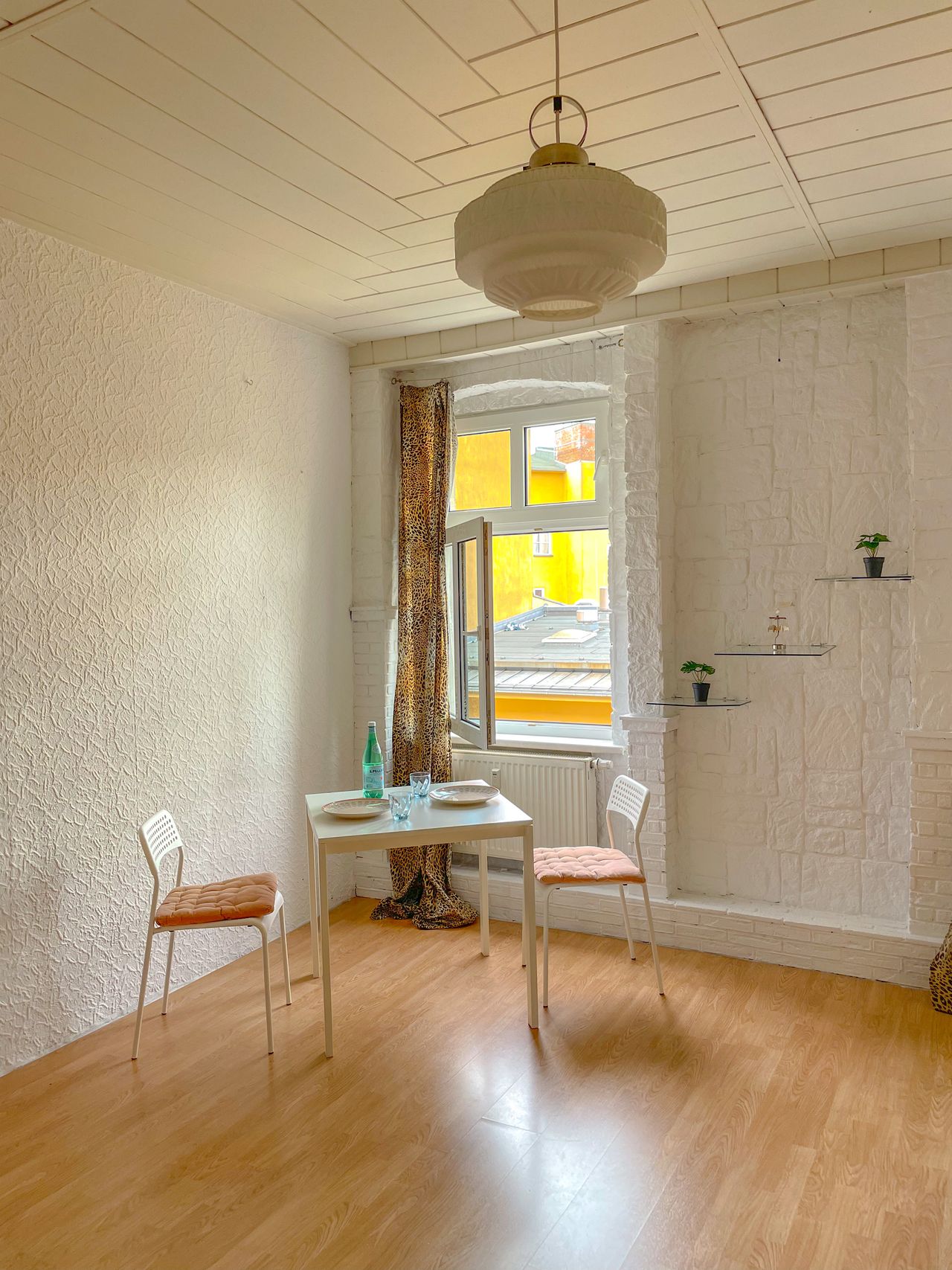 Charming, bright flat in central and vibrant neighbourhood