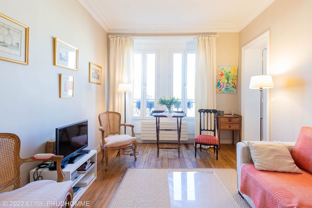 2 bedroom 2 bathroom in the heart of the charming 12th