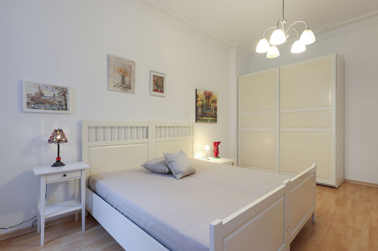 Bright and practical two-room apartment in Berlin's Hansaviertel - Moabit