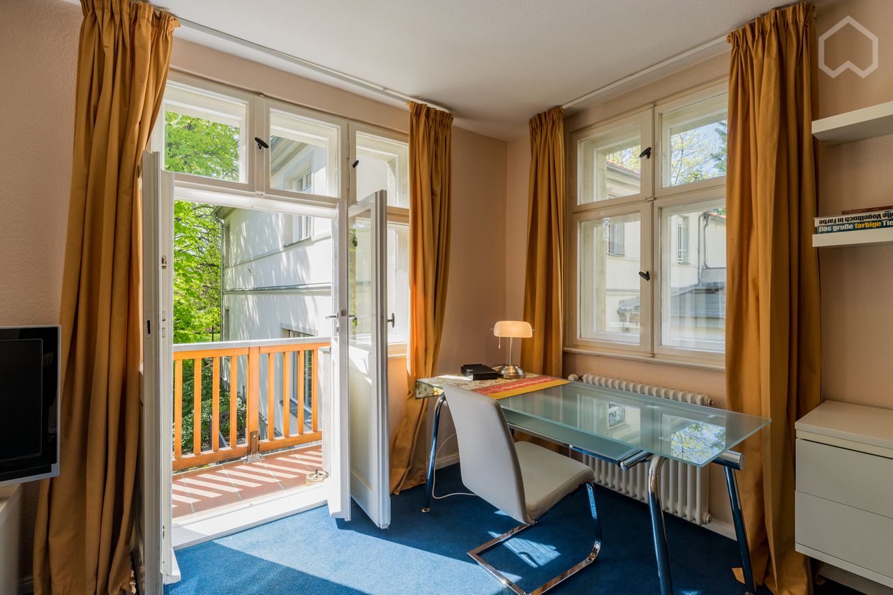 Spacious maisonette suite with balcony in Berlin-Charlottenburg