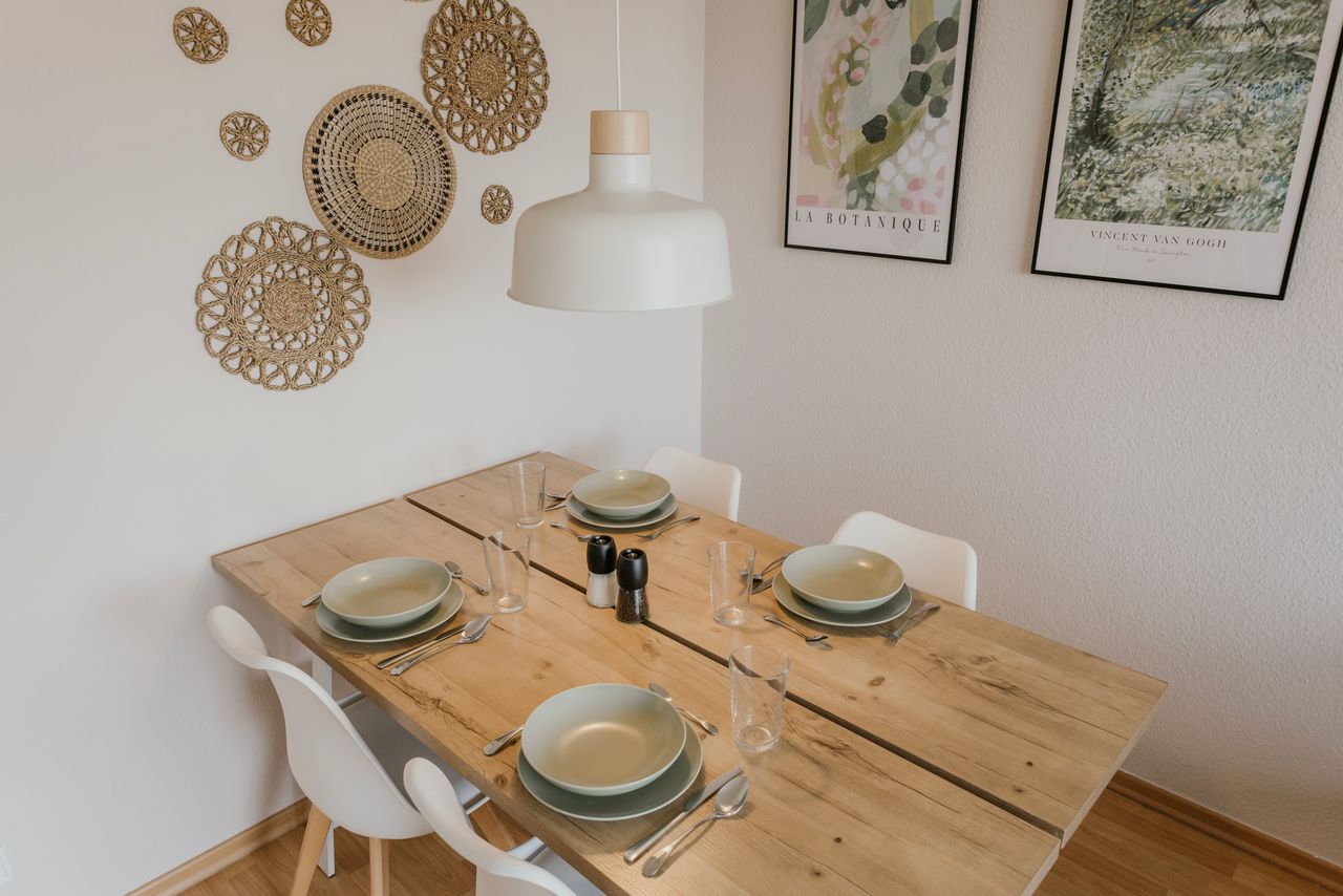 1 BDR, central 50sqm, balcony, elevator & fast WLAN