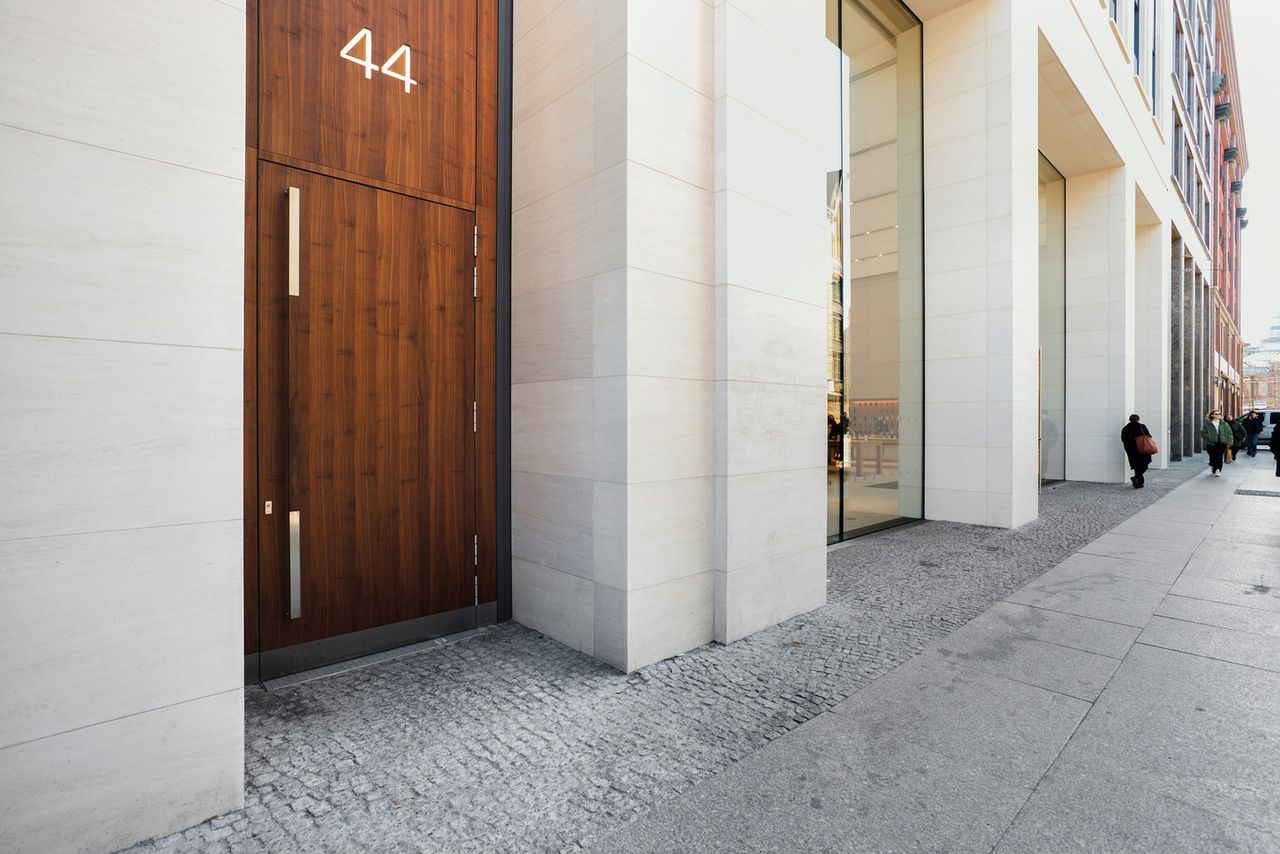 Amazing Mitte 1BR with Apple Store in building