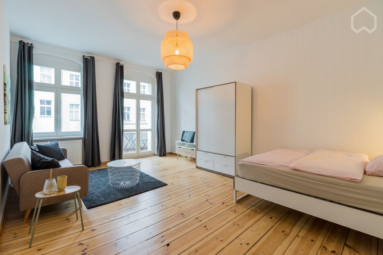Beautiful one room apartment with balcony in Friedrichshain