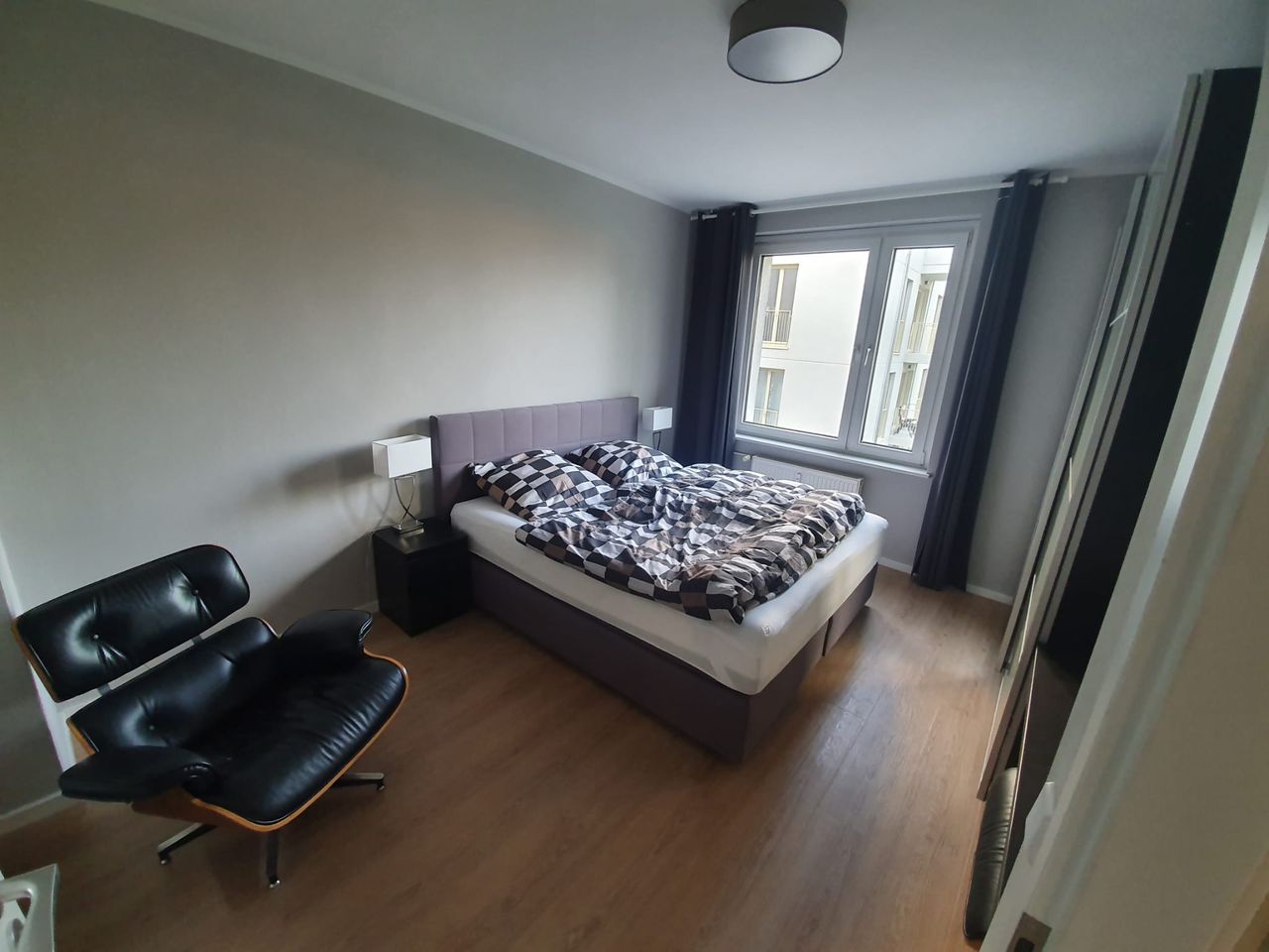 Comfortable and spacious apartment with 4 bedrooms in Berlin