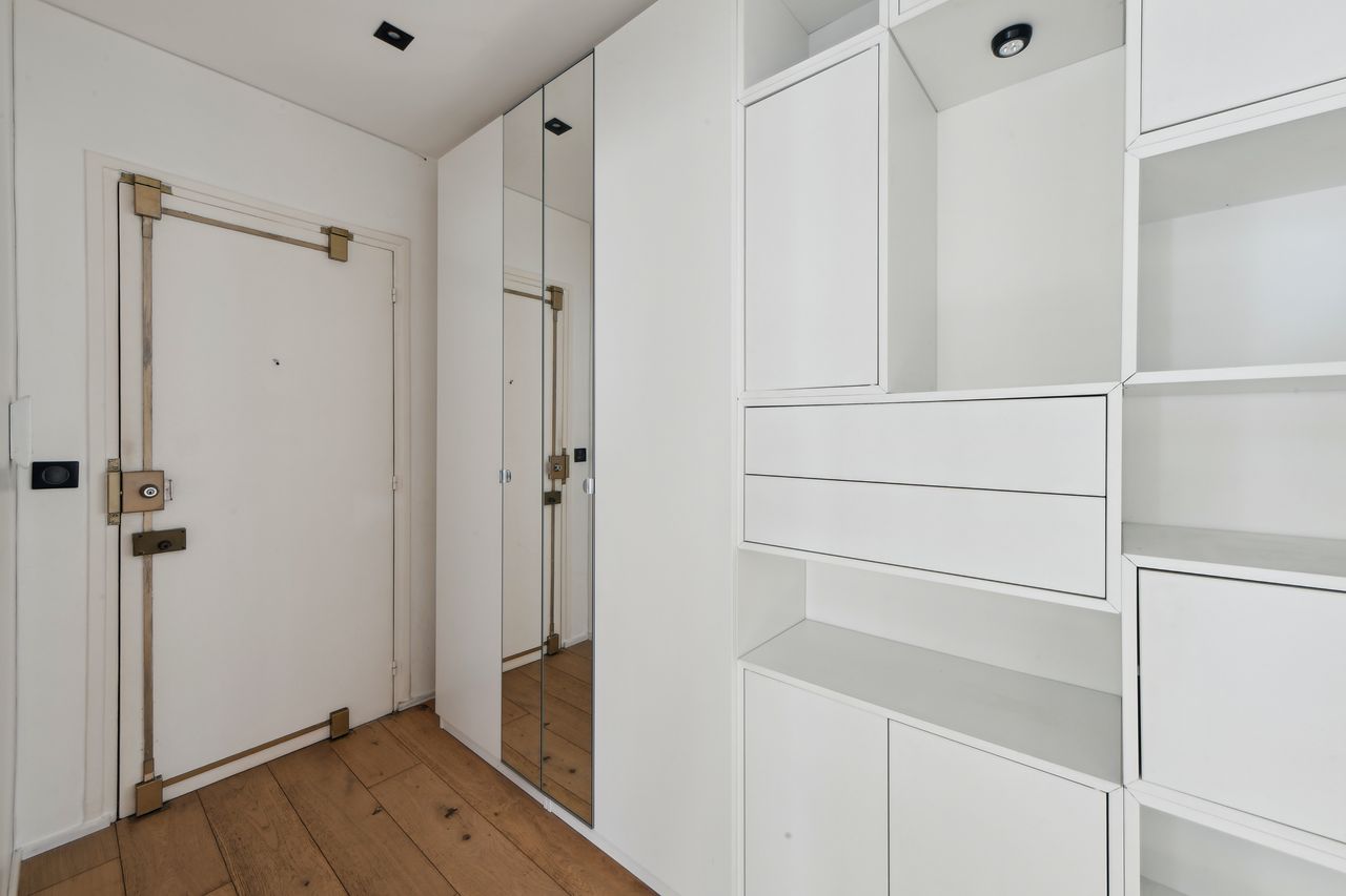 Design apartment for 5 people in Paris